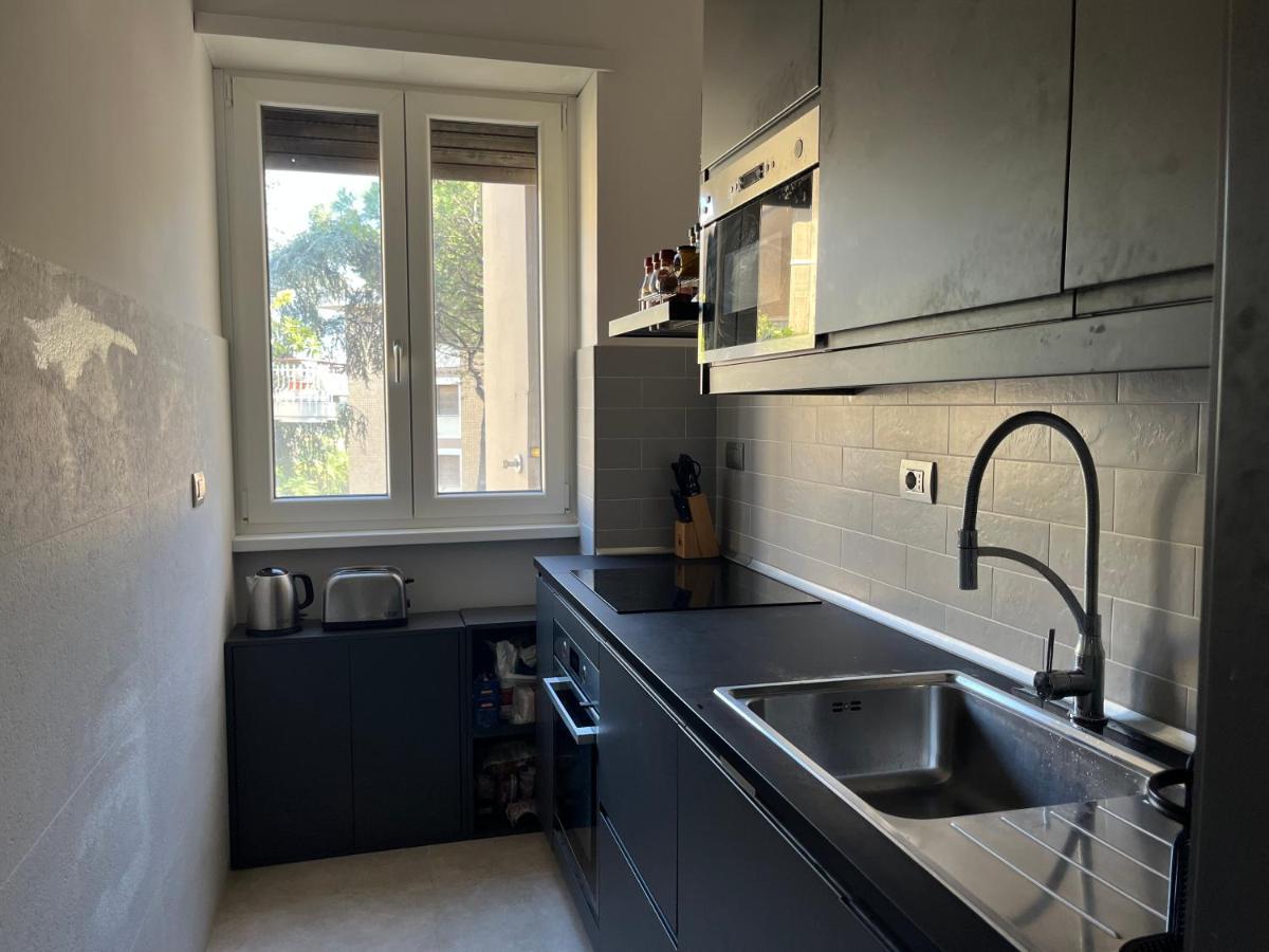 Moderno Bilocale Con Terrazzo Rom